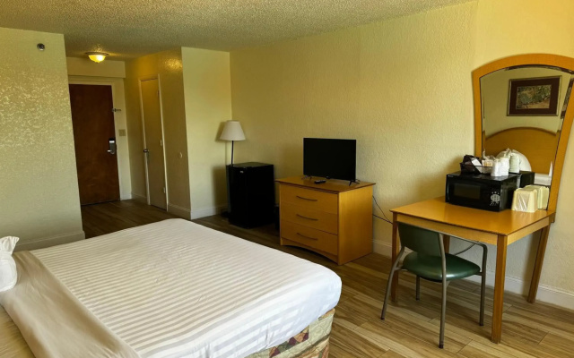Monumental Movieland Hotel