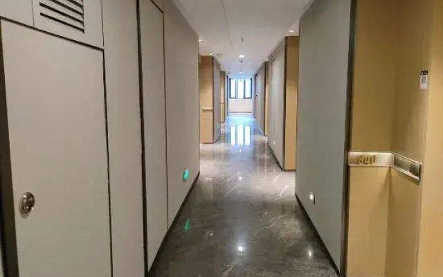 Baichen Executive Apartment (Shenzhen International Convention and Exhibition Center)