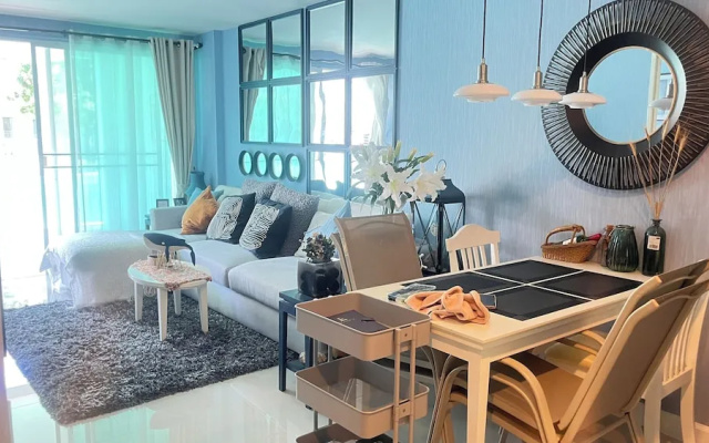 1 Bedroom Beachside Condo in Cha-am