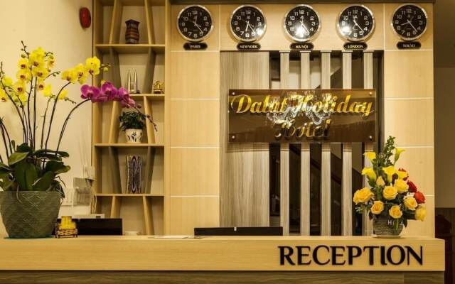 Отель Dalat Holiday Далат вид на фасад