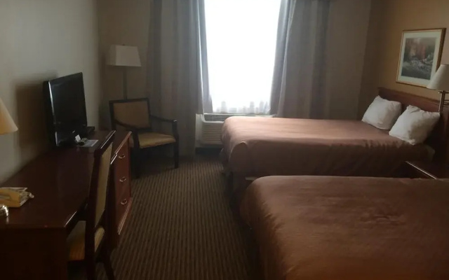 Foxwood Inn & Suites