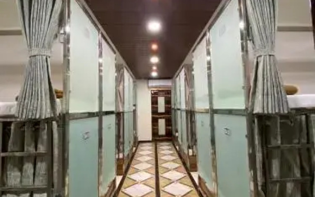 Hotel Divine