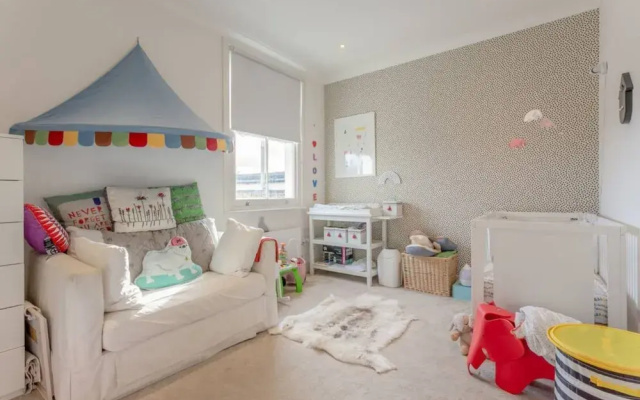 Incredible 5 Bedroom Home Overlooking Queen's Park