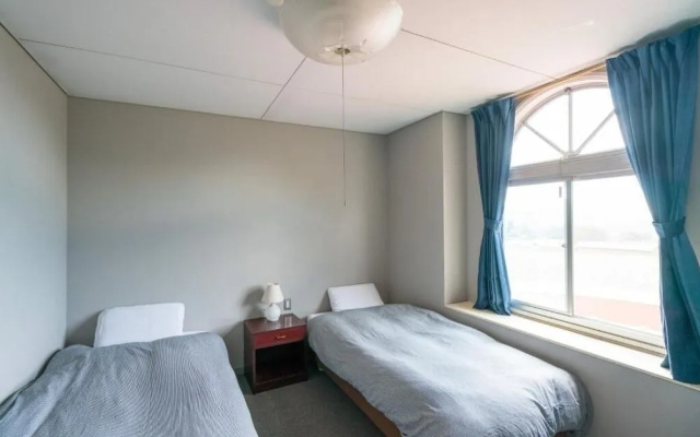 Guesthouse leaf