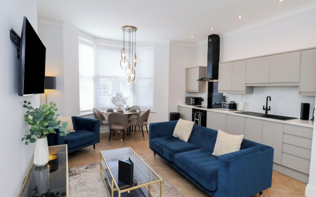 The Salisbury Apartment 301
