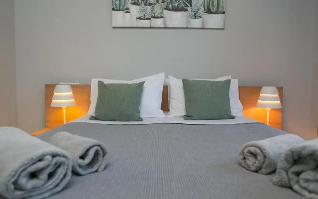 Manos Housing Units