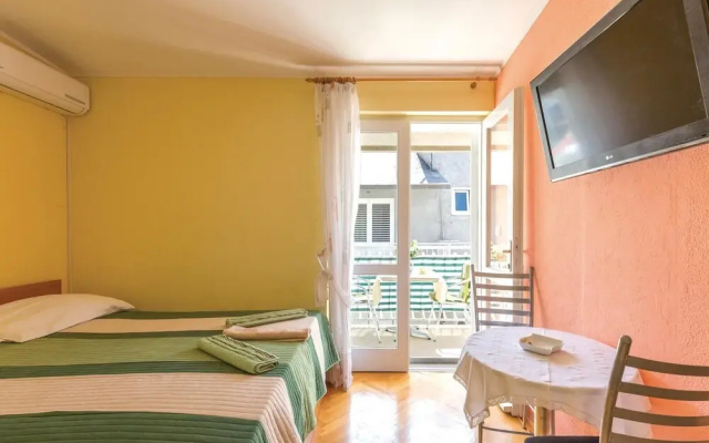 Nice Home in Makarska With Wifi and 0 Bedrooms