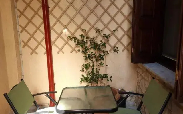 Ari's apartment