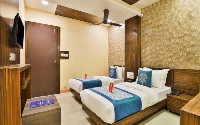 OYO 12196 Hotel Mayur Park Residency
