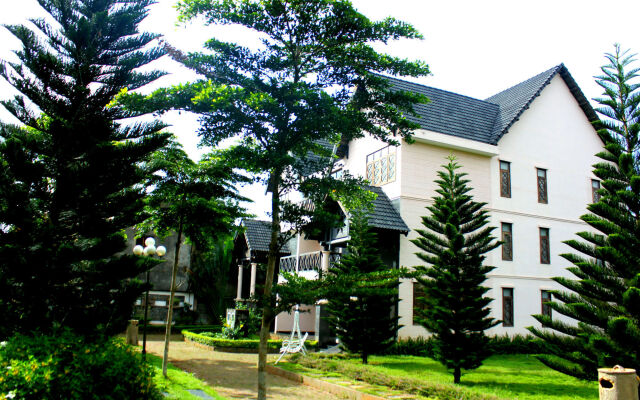 Отель Coffee Tour Resort вид на фасад