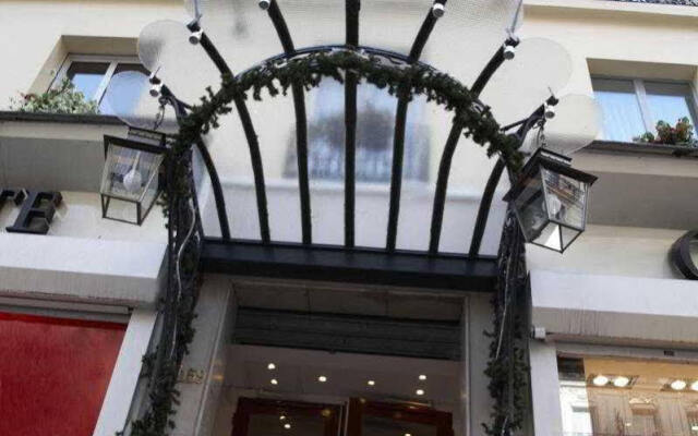 L'Hotel Royal Saint Germain Париж вид на фасад