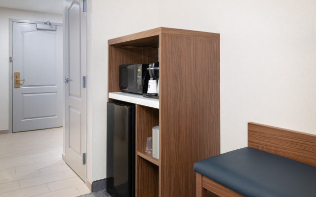 Holiday Inn Express & Suites Boston - Cambridge by IHG