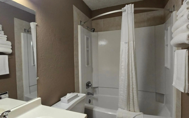 Super 8 By Wyndham Rogers Minnesota