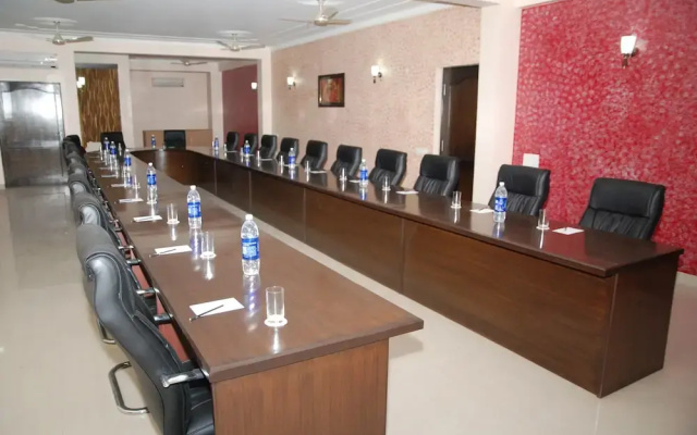 Hotel Triputi Behror