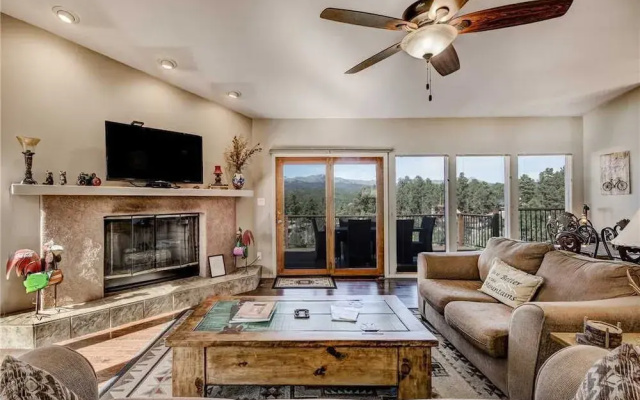 Southern Comfort - Three Bedroom Cabin