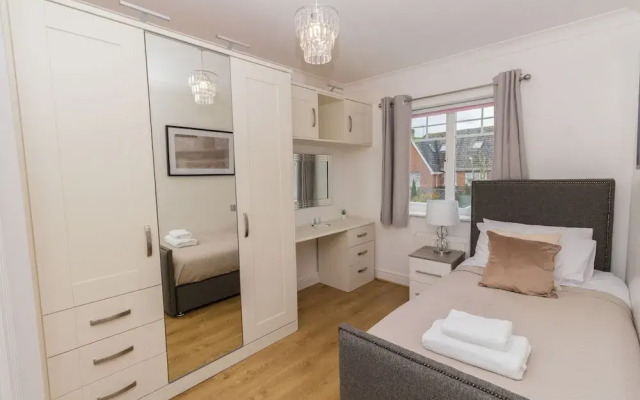Luxury 5 Bed house in Windsor
