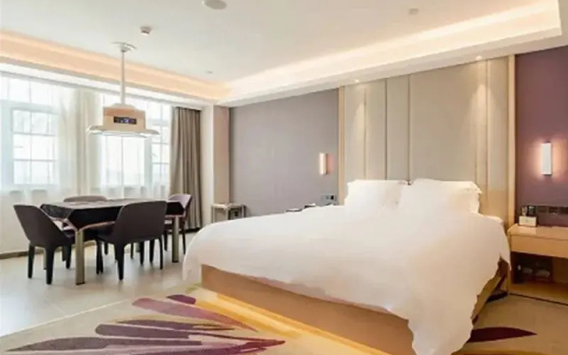Lavande Hotel (Wuhan Caidian Economic Development Zone Changfu Commercial Plaza)