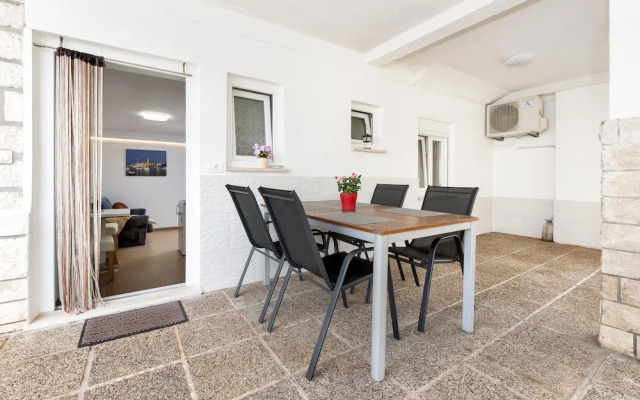 Apartments and Room Silvana