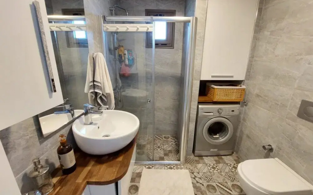 Vibrant Flat With Balcony in Golturkbuku