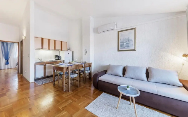 Stunning Home in Vrsar With Wifi and 1 Bedrooms