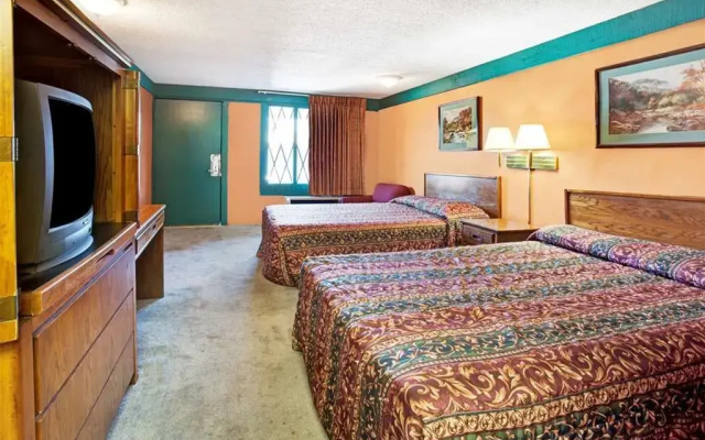 Knights Inn - Monroe