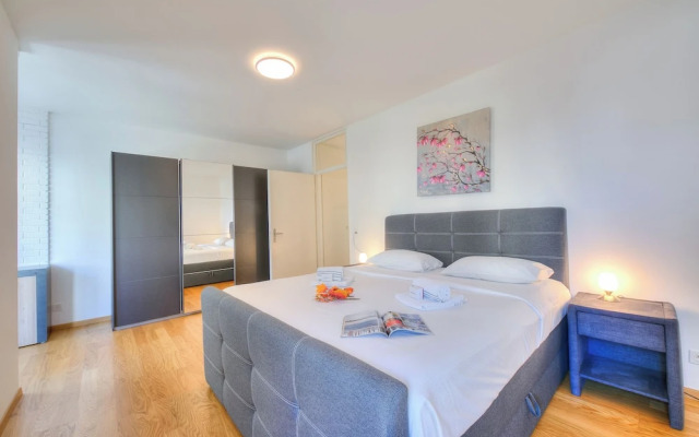 Locarno Place