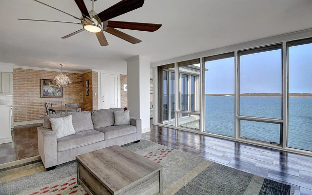 Channelview 211