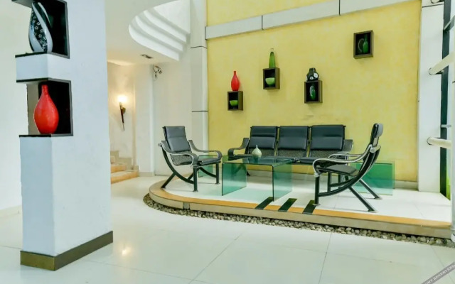 Отель Picasso Castle