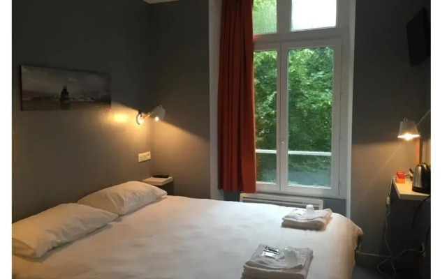 Au Bout Du Quai