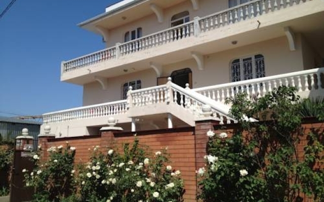 Гостиница Guest House Armenia вид на фасад
