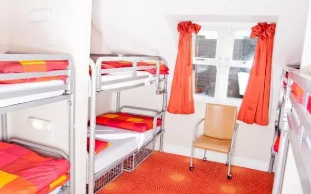 Snoozles Quay Street Tourist Hostel