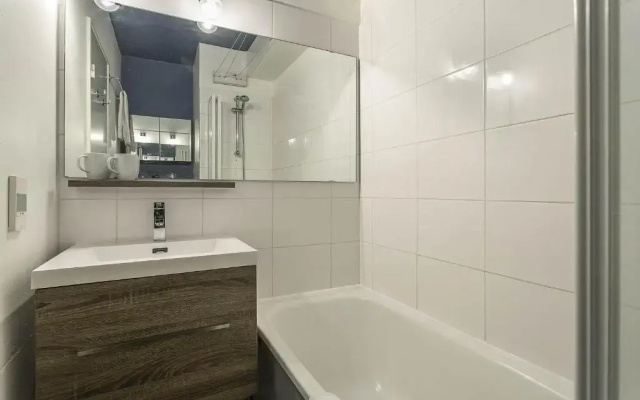 Apartment Forclaz 4B - Alpes Travel - Central Chamonix - Sleeps 4