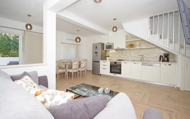 Amazing Home in Drvenik With Wifi and 3 Bedrooms
