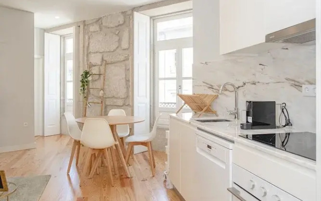 Liiiving - Aliados Stone Apartment