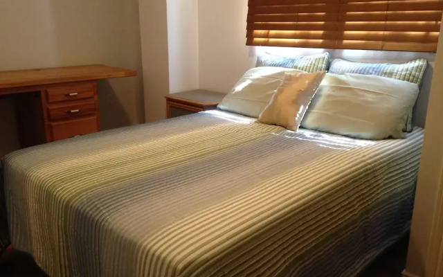 Warbler's Roost Country Inn B&B