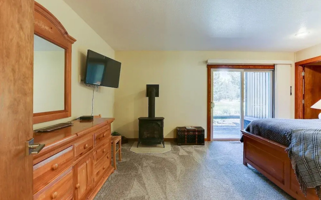 3 Spyglass Home on Meadows Golf Course feature Brand New Hot Tub and Bikes by RedAwning