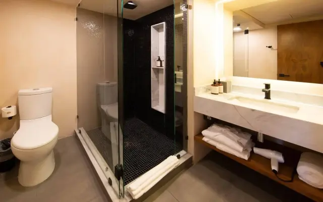 Hive Cancun by G Hotels