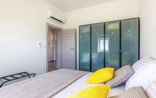 Amazing Home in Praputnjak With Wifi and 5 Bedrooms