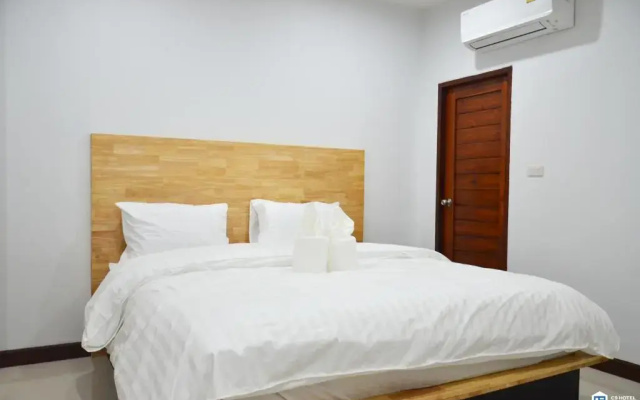 C9 Hotel