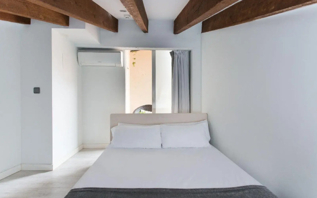 Room Mate Oliveira – City Centre, Valencia