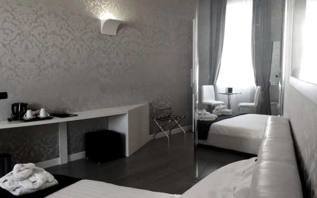 Piazza di Spagna Suites