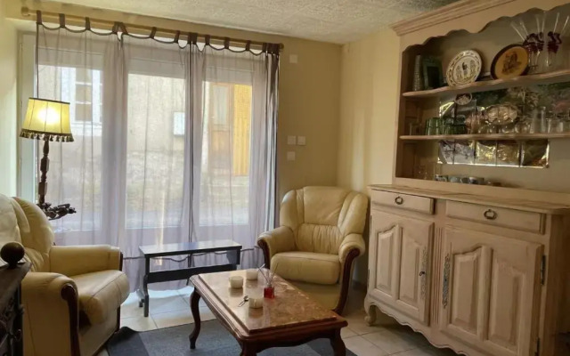 Gîte Arfeuilles, 4 pièces, 5 personnes - FR-1-489-52