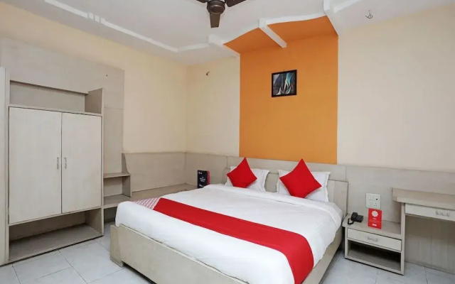 OYO 12546 Hotel Madhuban