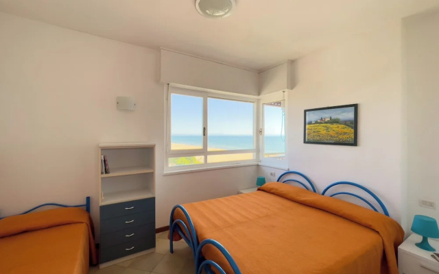 Seafront Apartment on the Promenade