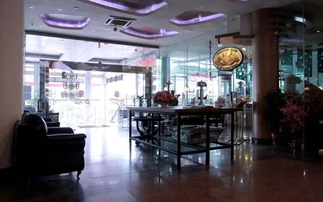 Capital O Business Hotel