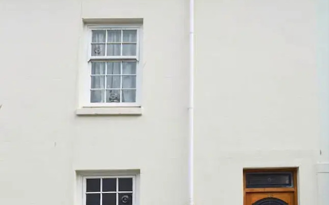 Dipley Cottage
