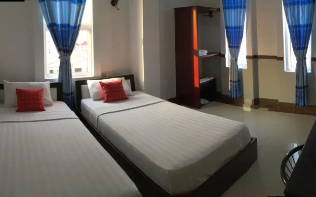 La Lune Hotel