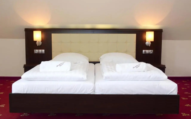 Hotel Świętokrzyski Dwór