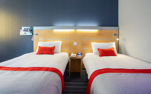 Holiday Inn Express Dunfermline by IHG