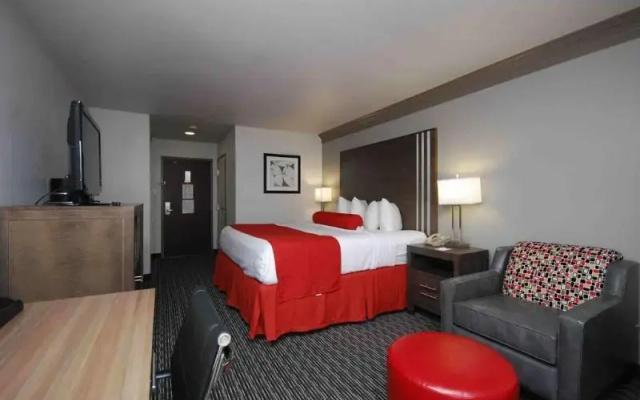Clarion Inn & Suites Conference Center